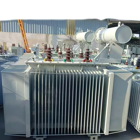 Transformador eléctrico trifásico de bajo costo para distribución de energía al aire libre, sumergido en aceite, tipo seco, con aislamiento eléctrico de baja pérdida.